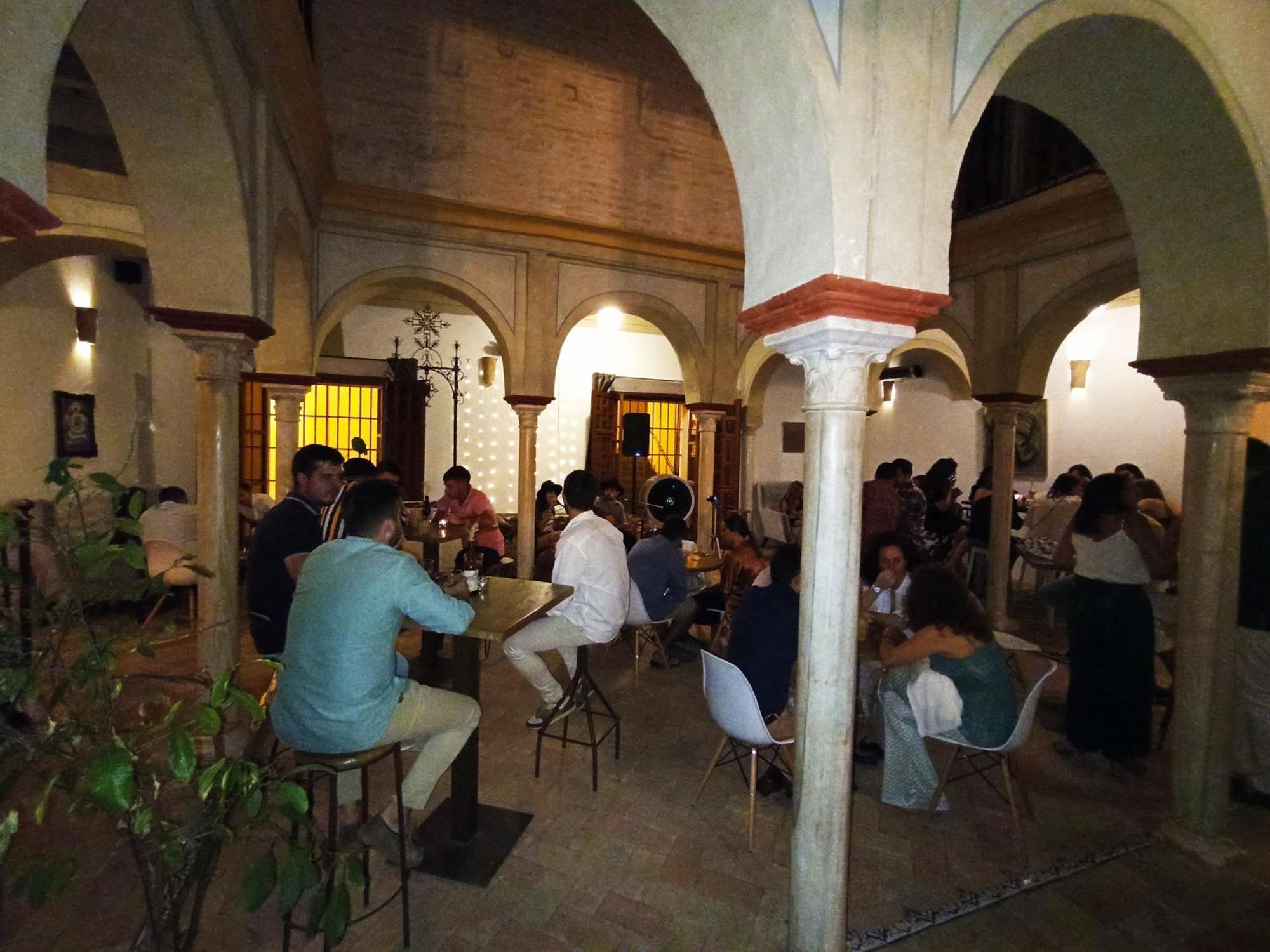 Hostal Cafe Frenteabastos Carmona  Ngoại thất bức ảnh