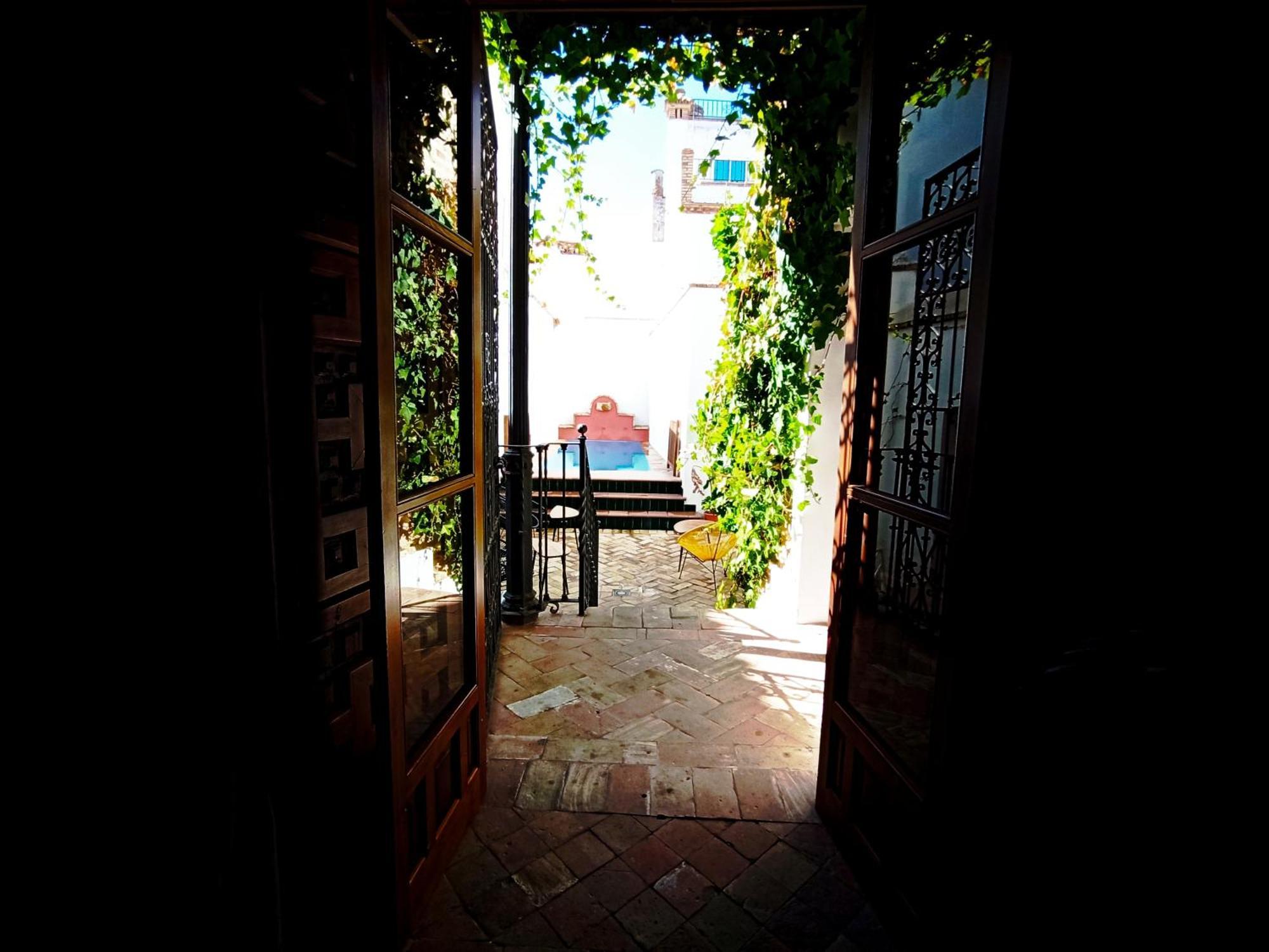 Hostal Cafe Frenteabastos Carmona  Ngoại thất bức ảnh