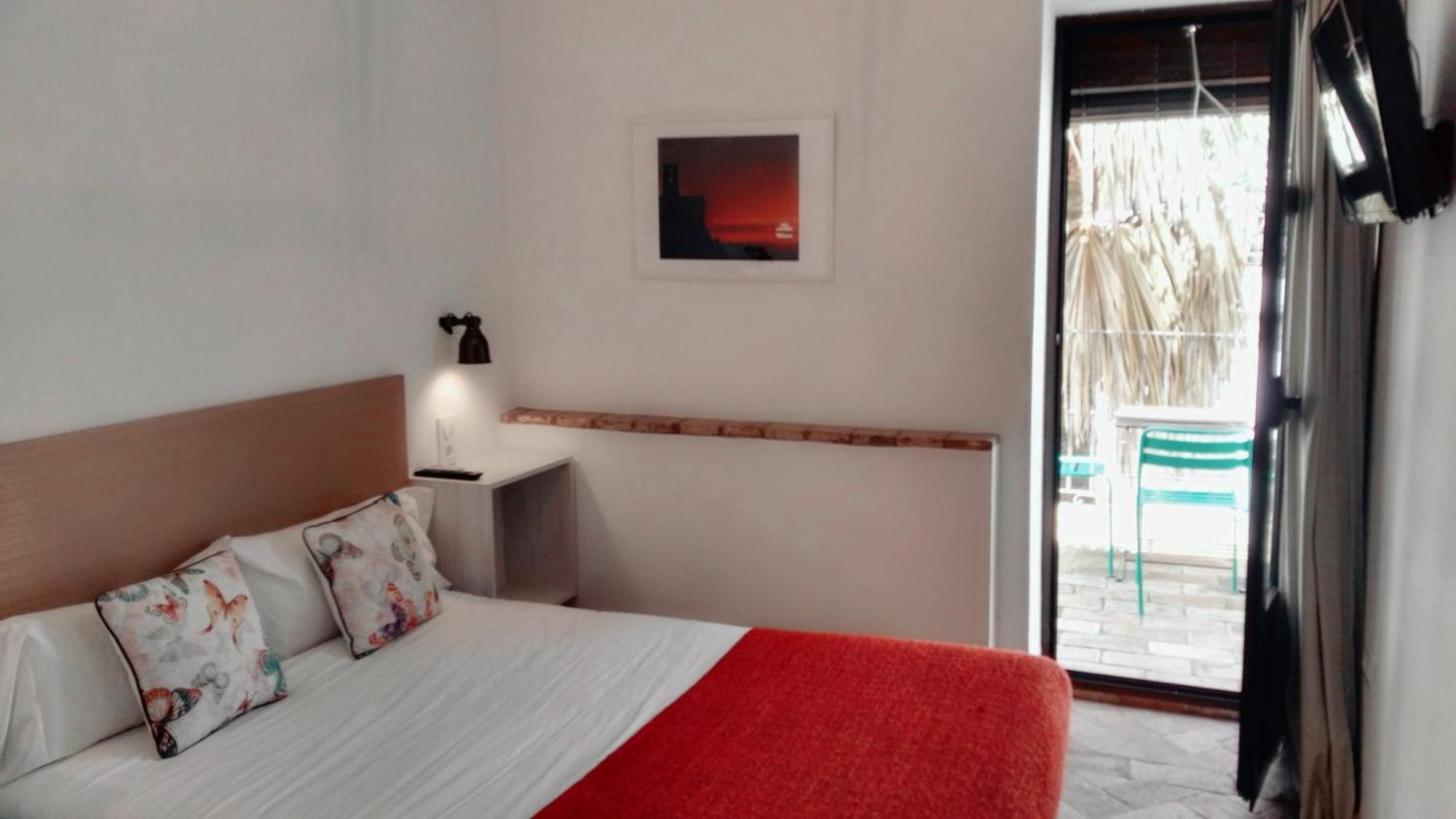 Hostal Cafe Frenteabastos Carmona  Ngoại thất bức ảnh