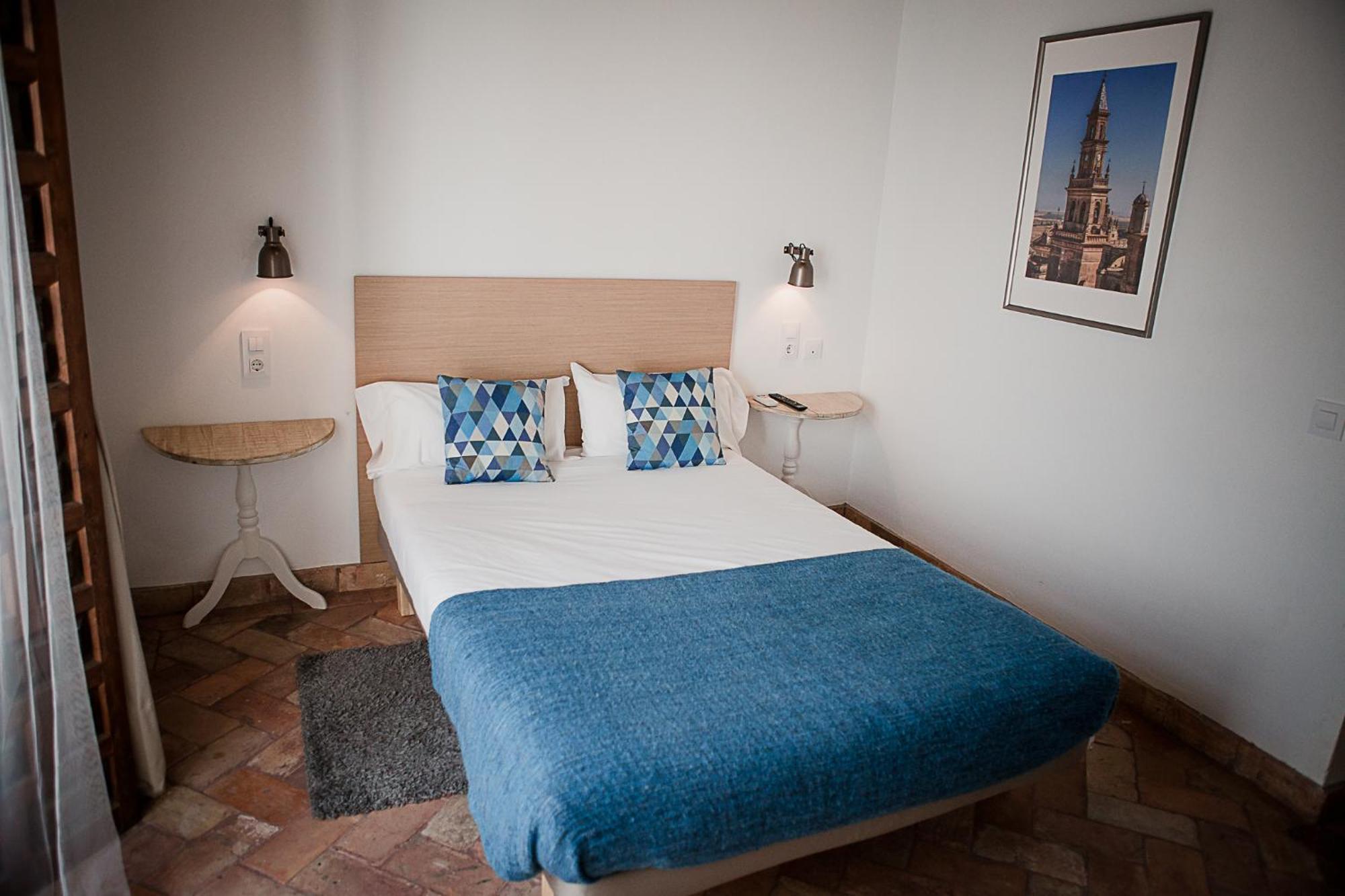 Hostal Cafe Frenteabastos Carmona  Ngoại thất bức ảnh