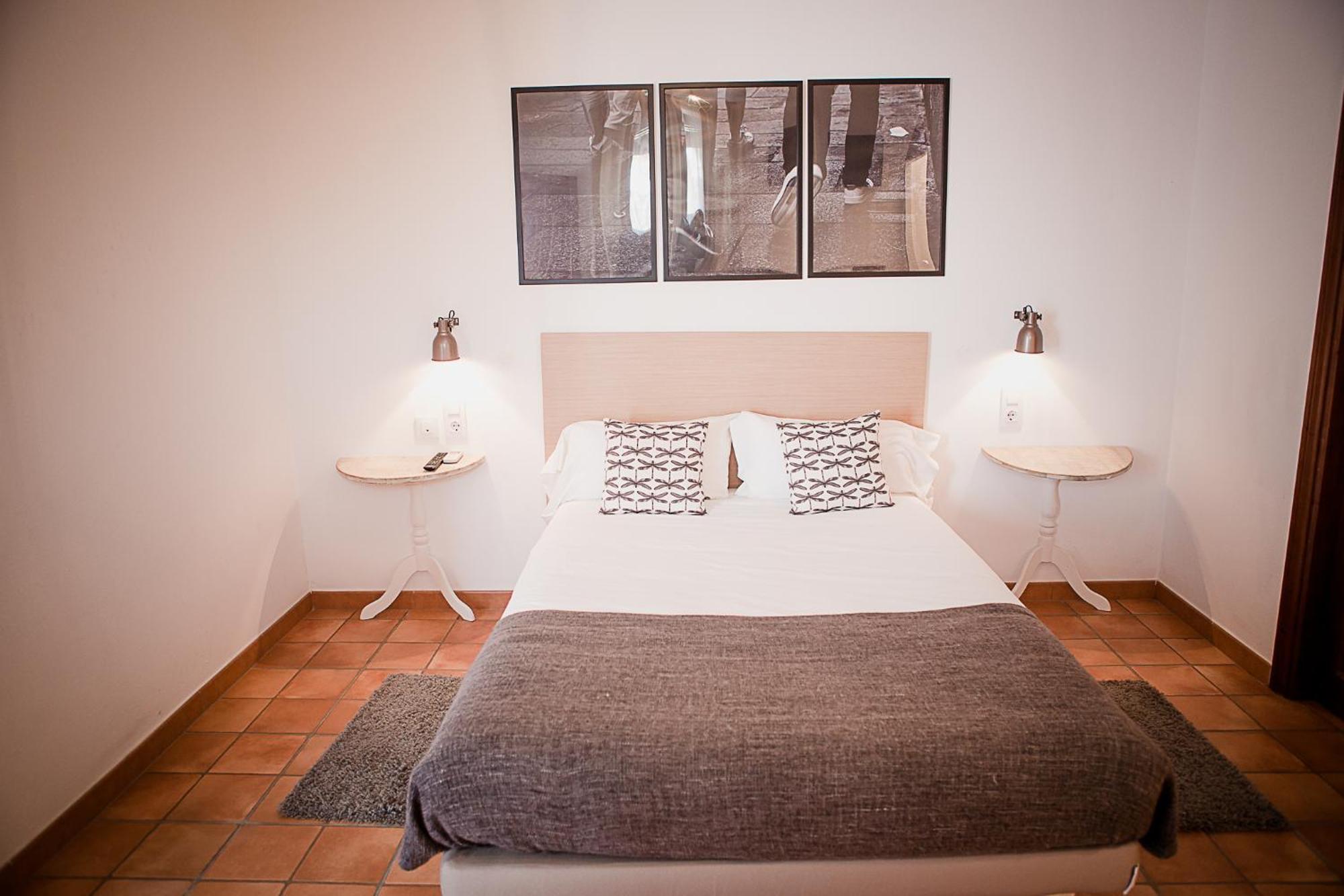 Hostal Cafe Frenteabastos Carmona  Ngoại thất bức ảnh